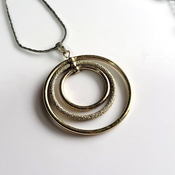Icing Triple Circle Pendant Necklace 17" Chain Two Tone Silver & Gold - Picture 2 of 3